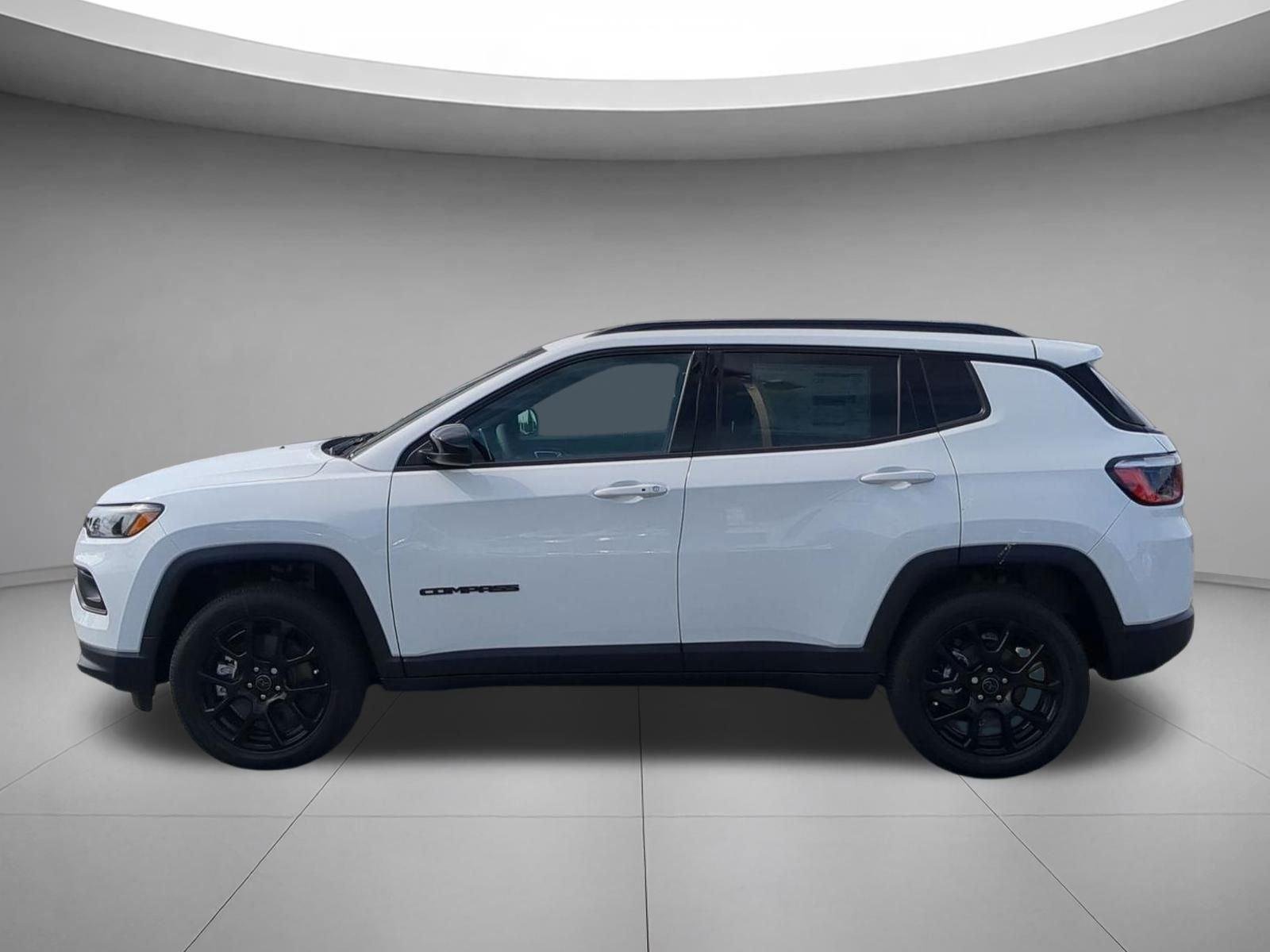 New 2026 Bright White Clear-Coat Exterior Paint Jeep Latitude Altitude image 2