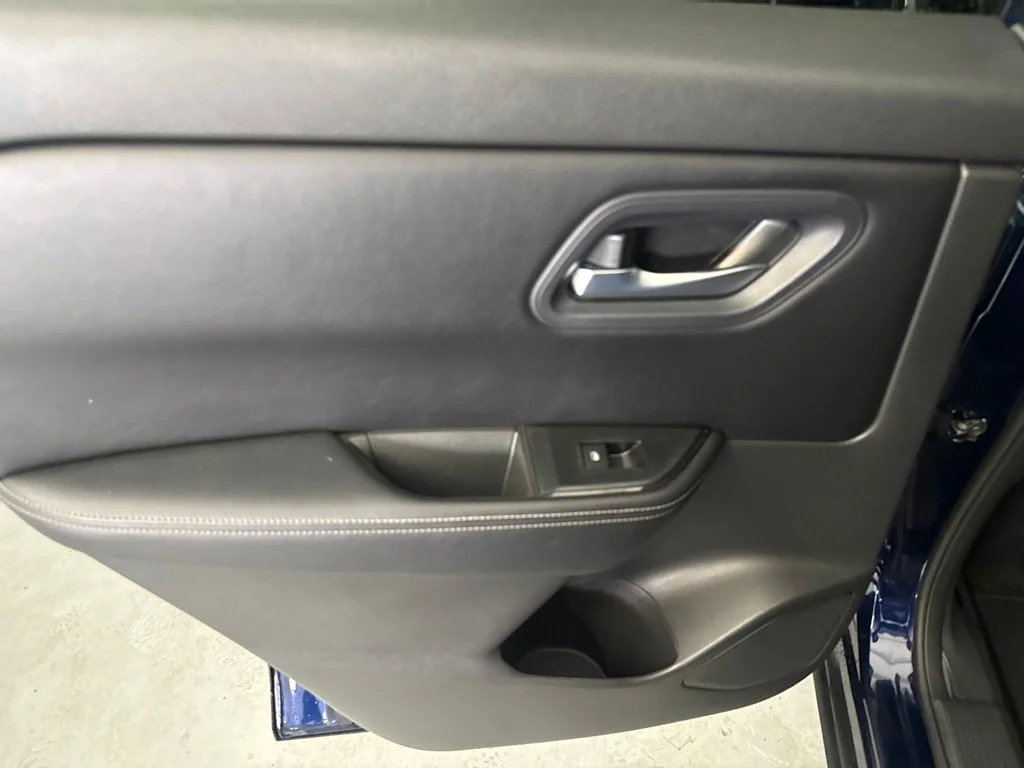 Used 2024 Deep Ocean Blue Pearl Nissan SV image 12