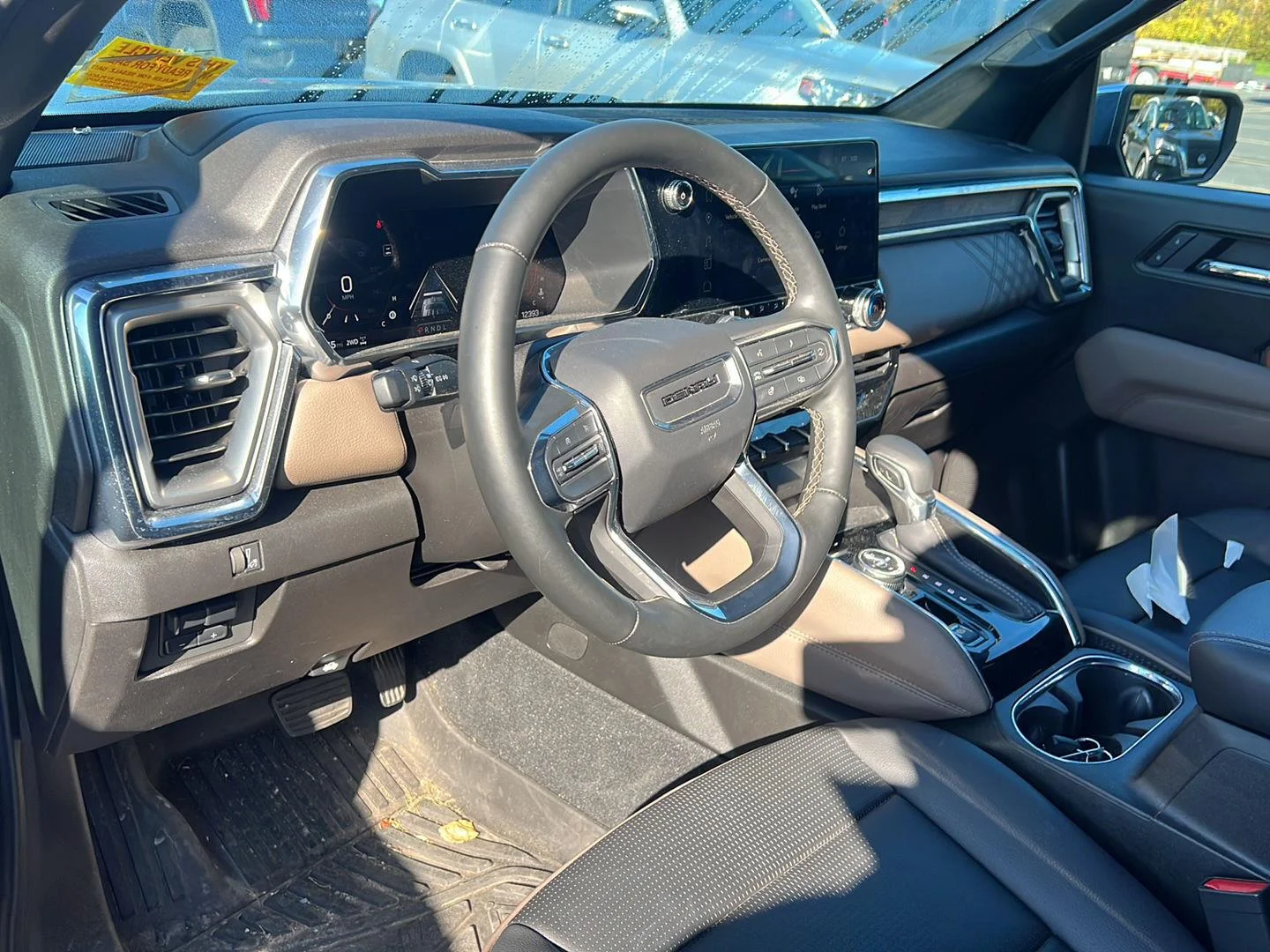 Used 2025 Onyx Black GMC 4WD Denali image 4