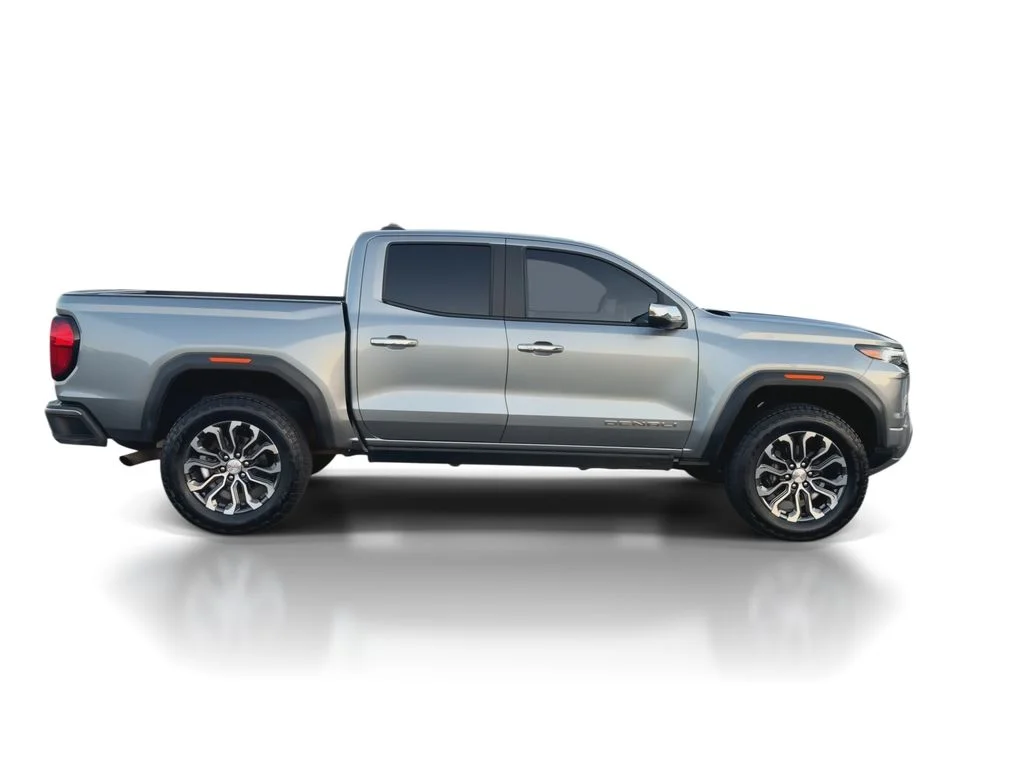 Used 2025 Silver GMC Denali image 9