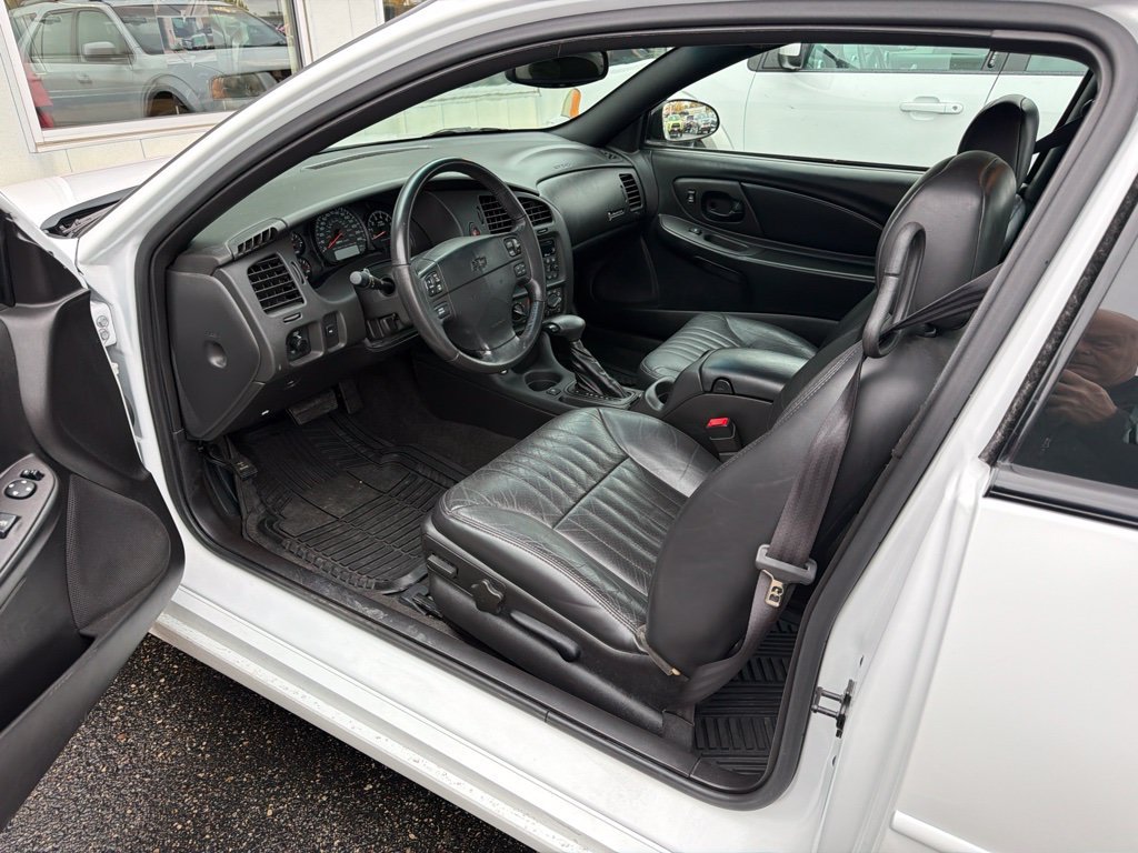 Used 2000 White Chevrolet SS image 2