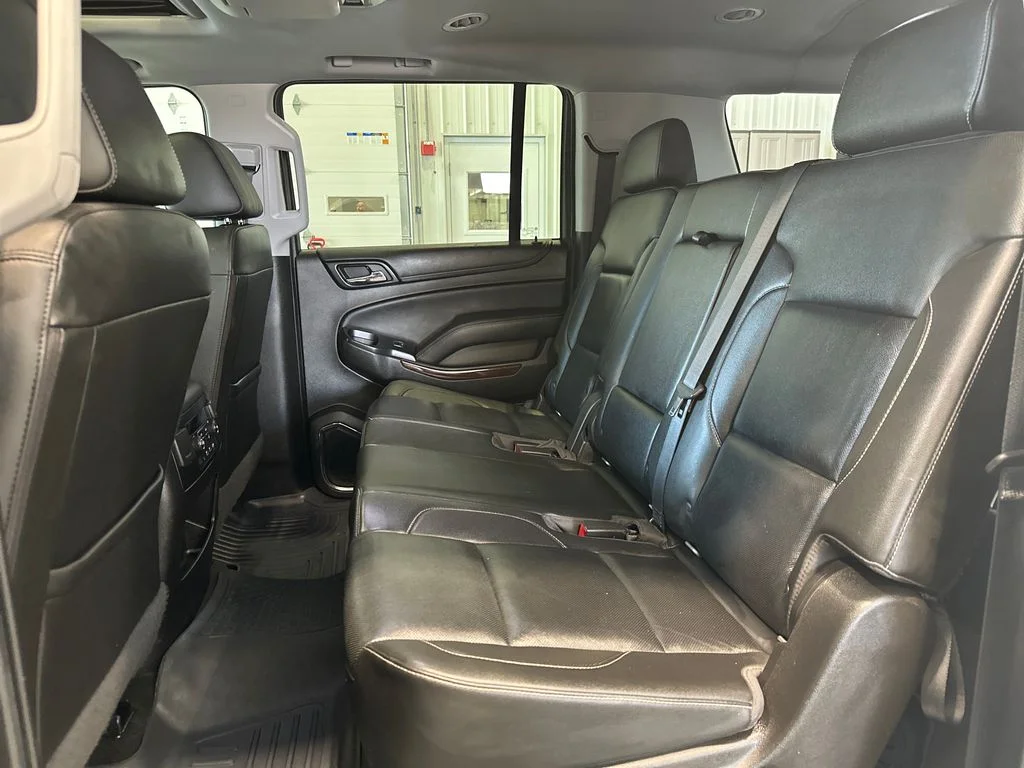 Used 2018 White GMC SLT image 28