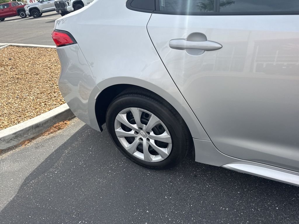 2025 Toyota Corolla LE - Photo 20