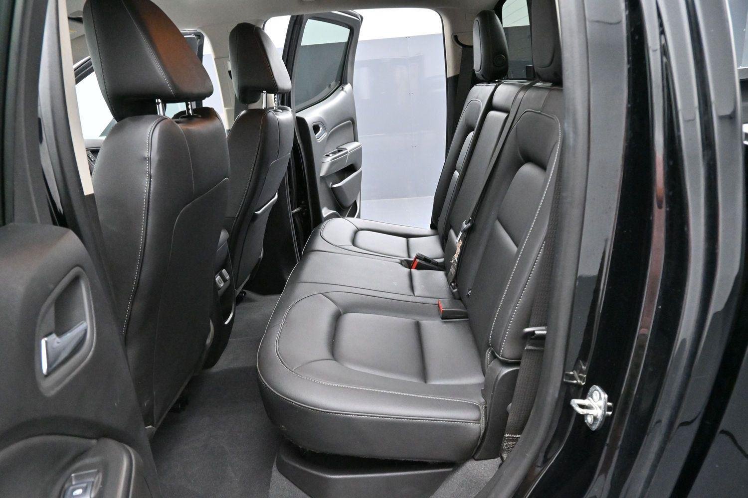 Used 2019 Onyx Black GMC 4WD SLT image 30