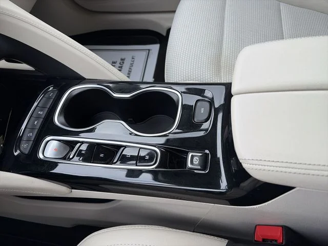 Used 2023 Gray Buick Preferred image 20