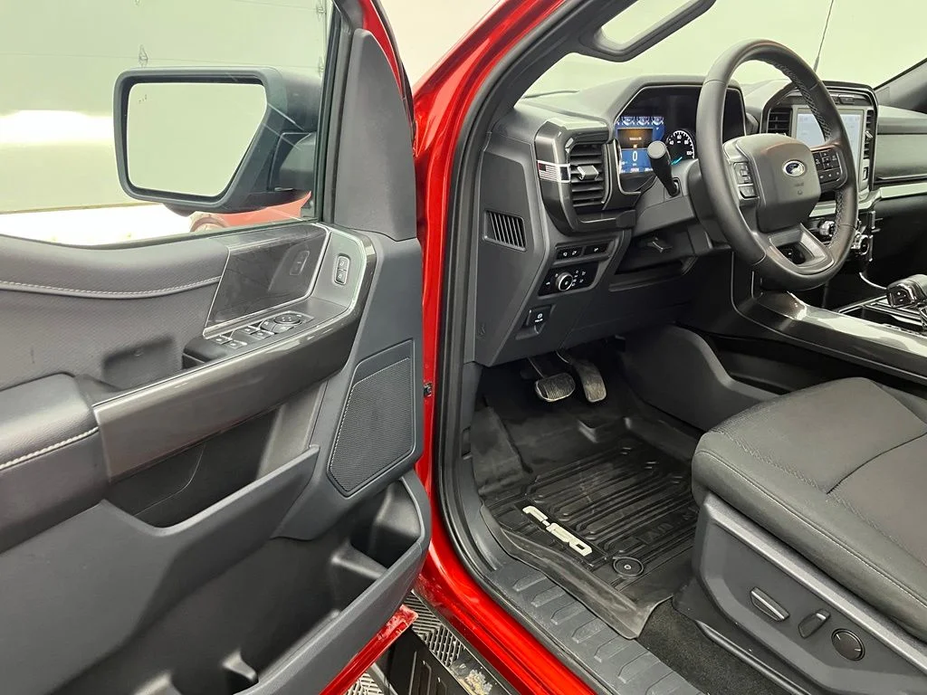 Used 2023 Red Ford XLT image 16