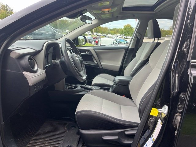 Used 2018 Black Toyota XLE image 12