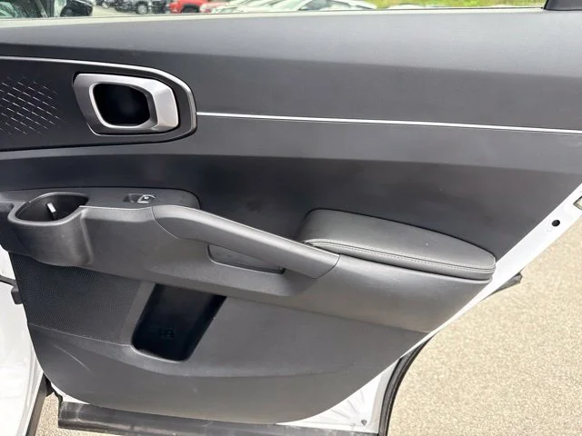 Used 2025  Kia X-Line EX image 11