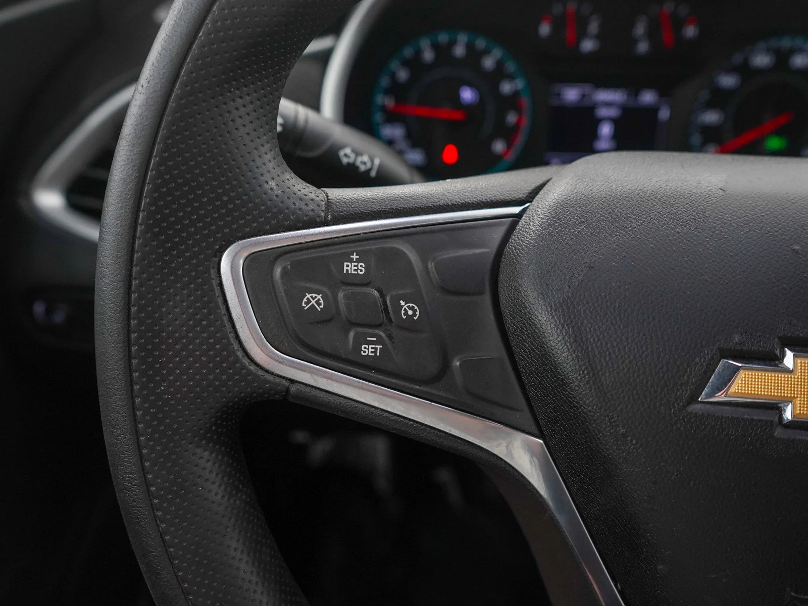 Used 2022 Summit White Chevrolet LT image 22