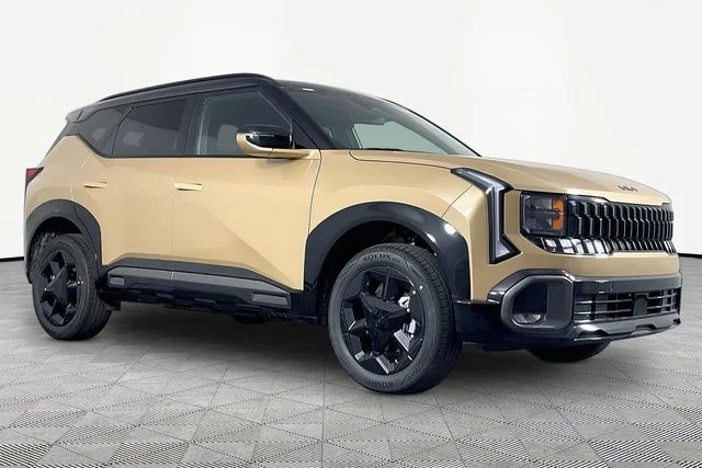 New 2027 Brown Kia X-Line S image 3