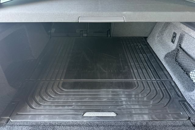 New 2026 Santorini Black Land Rover SE image 14