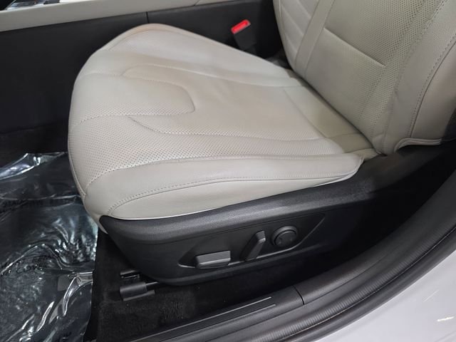 Used 2024 White Hyundai Limited image 29