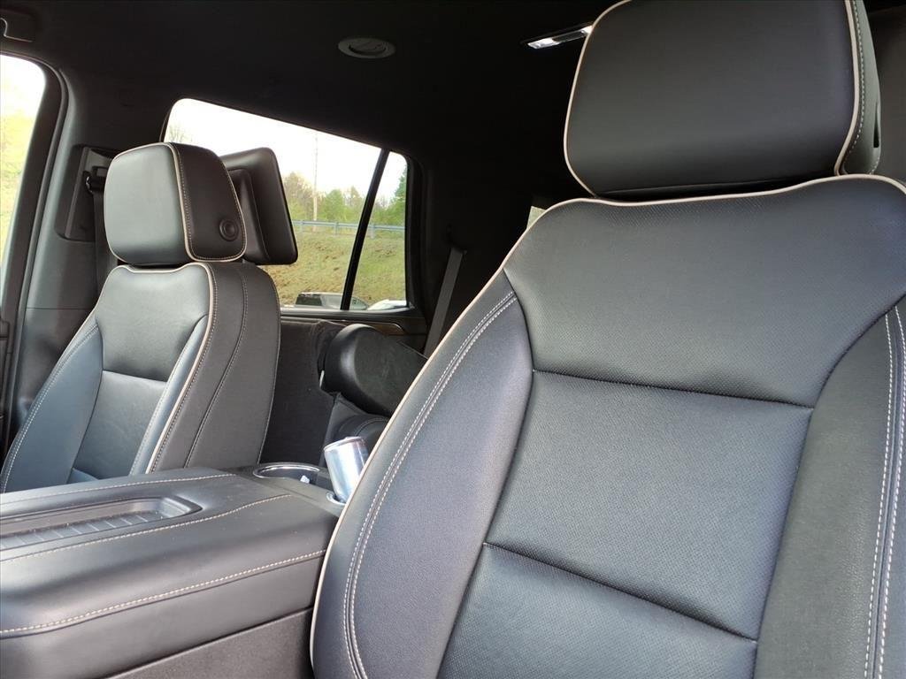 Used 2023 Iridescent Pearl Tricoat Chevrolet Premier image 13