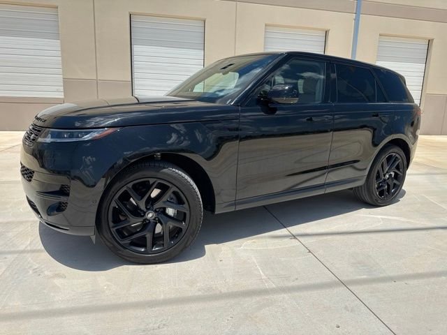 Used 2025 Black Land Rover SE image 1