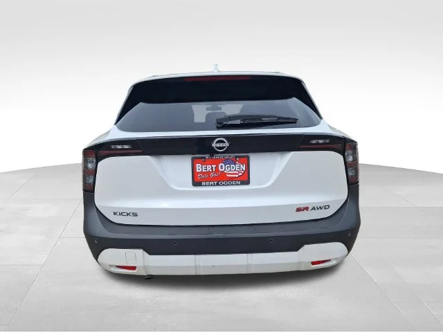 Used 2025 White Nissan SR image 7