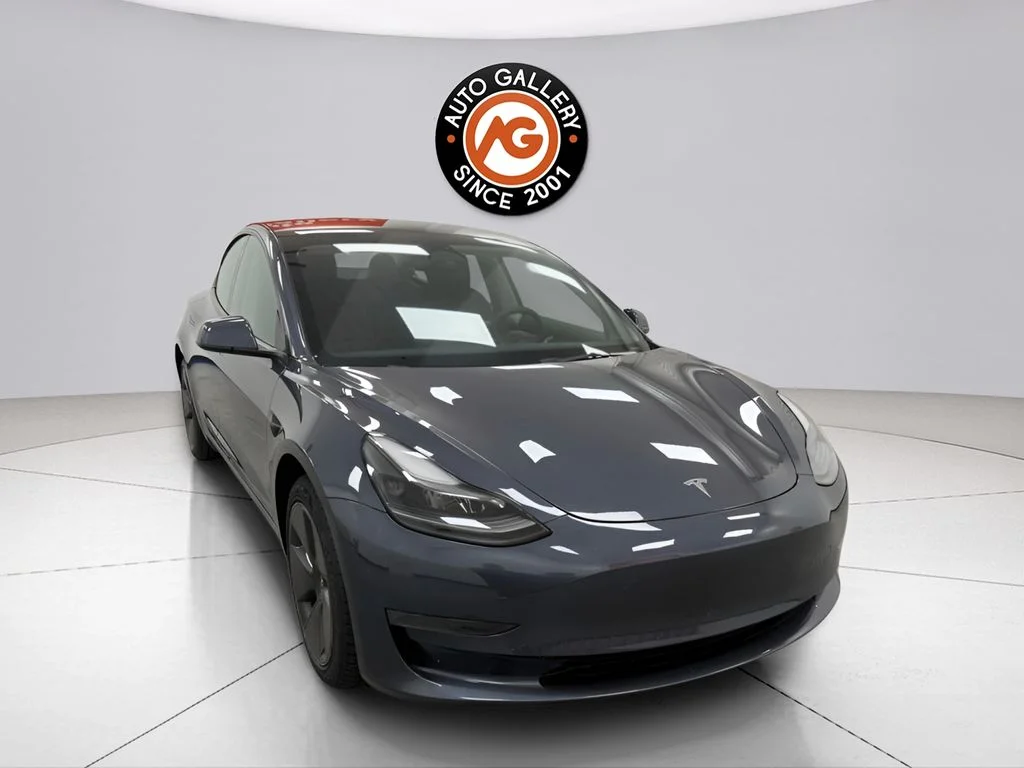 2023 Tesla Model 3 -'s photo