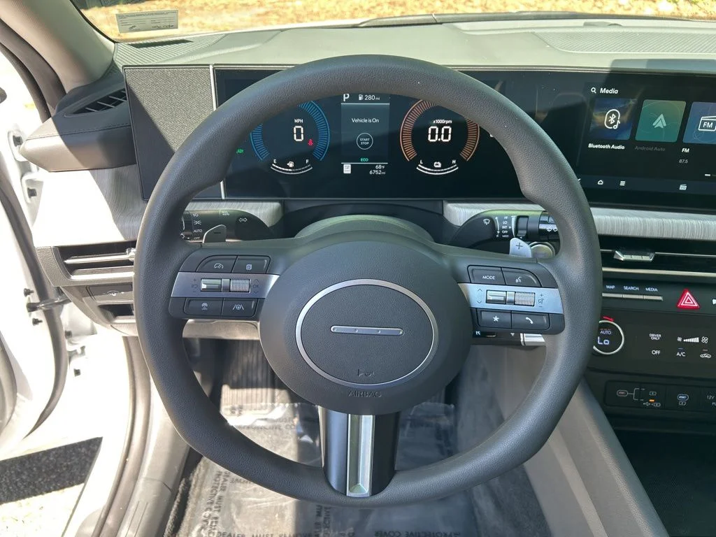 Used 2026 White Hyundai Blue image 21