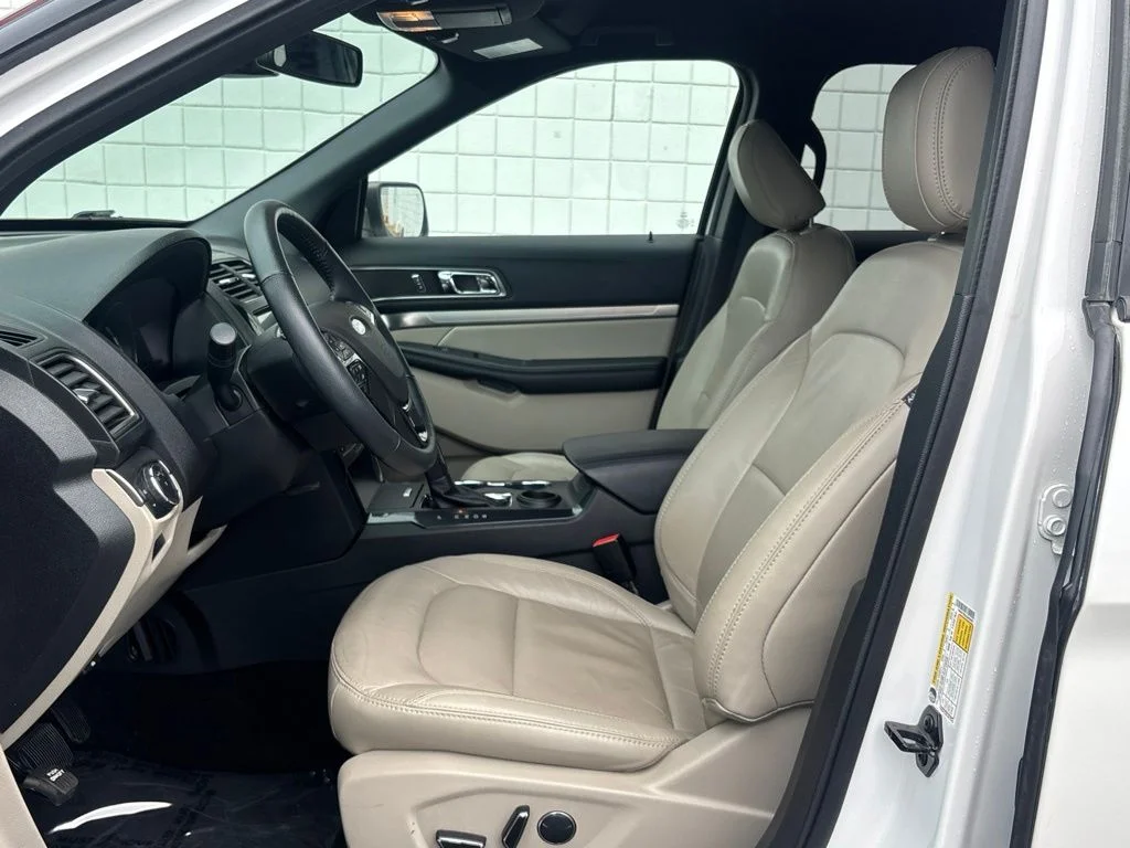 Used 2018 White Ford XLT image 3