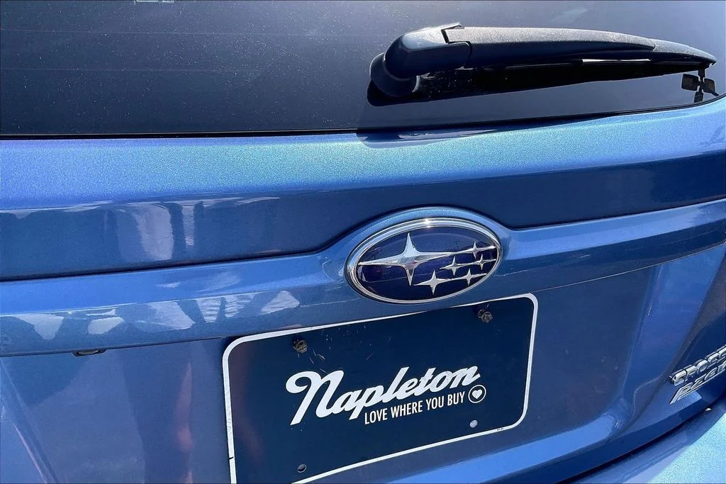 Used 2017 Blue Subaru 2.0i image 7