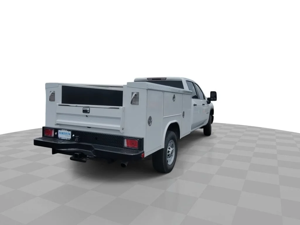 New 2026 Summit White Chevrolet WT image 7