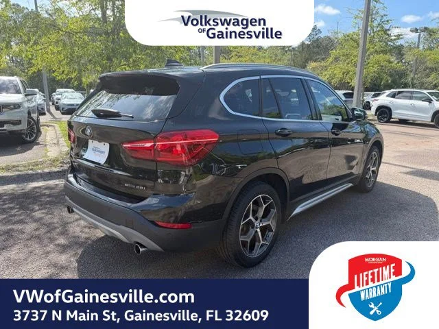 Used 2019 Black Sapphire Metallic BMW sDrive28i image 6