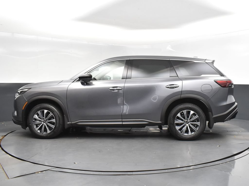 Certified Used 2025 Gray INFINITI PURE image 4
