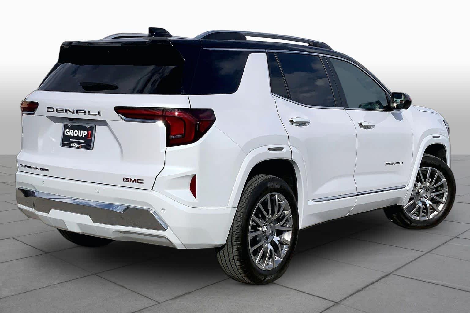 Used 2026 Glacier White Tricoat GMC AWD Denali image 13