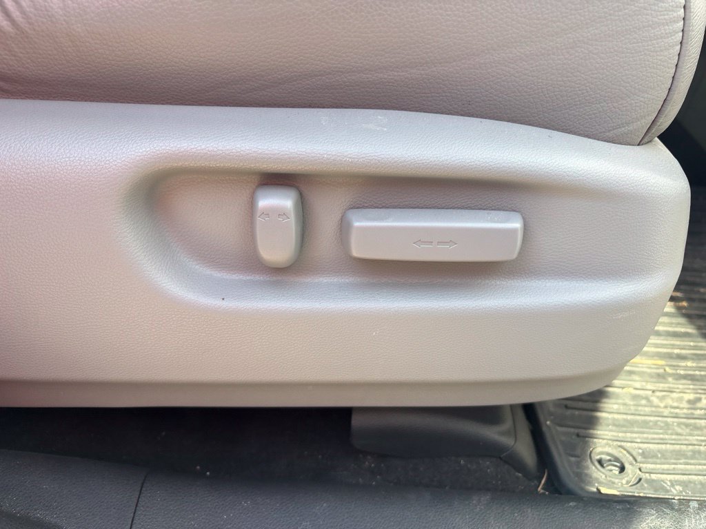 Used 2022 Silver Honda Touring 7 Passenger image 31