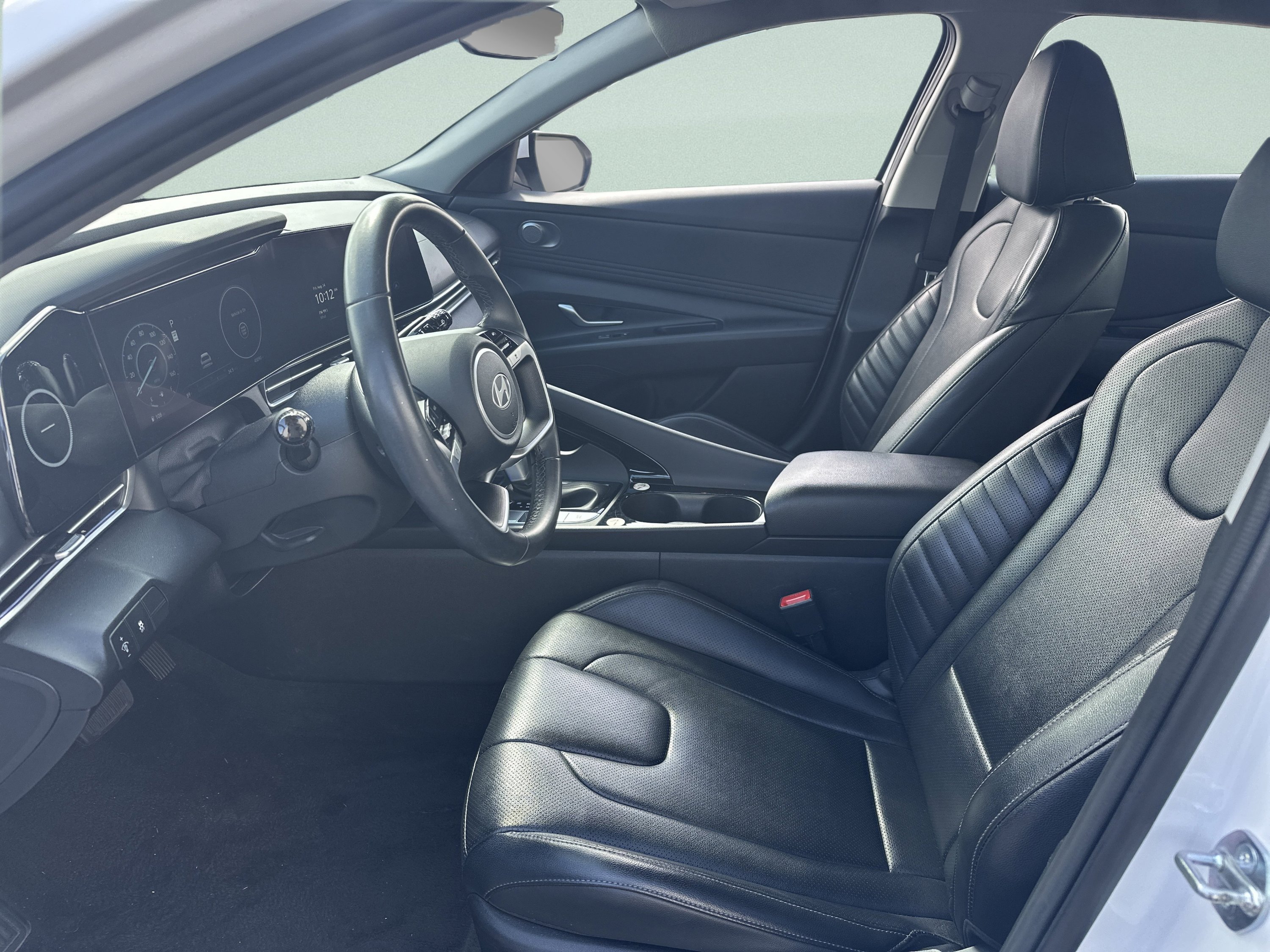 Used 2025 Serenity White Hyundai Limited image 10