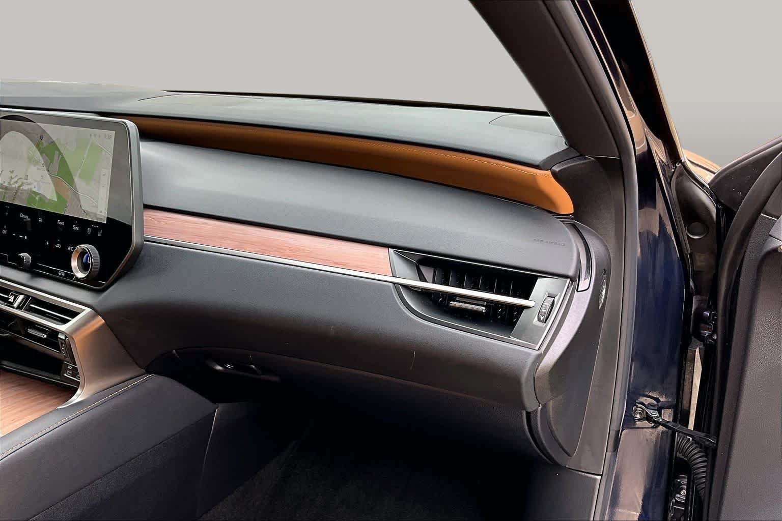 Used 2025 Nightfall Mica Lexus Premium image 19