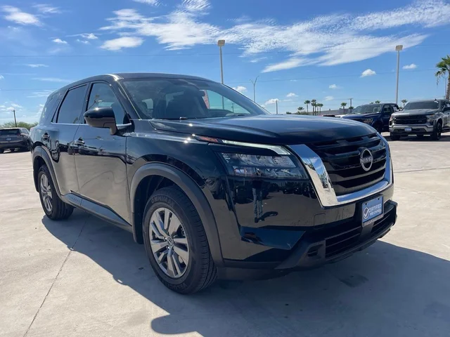 2025 Nissan Pathfinder S
