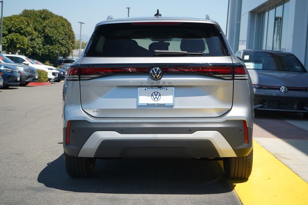 New 2026 Pyrite Silver Metallic Volkswagen 2.0T SE image 4