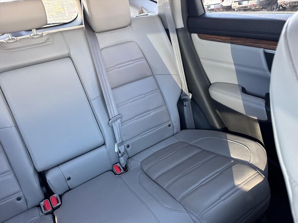 Used 2018 Modern Steel Metallic Honda Touring image 18