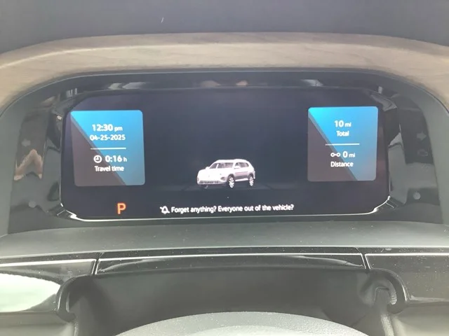 2025 Volkswagen Atlas SE w/Tech - Photo 12