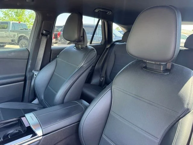 Used 2024  Mercedes-Benz GLC 300 image 26