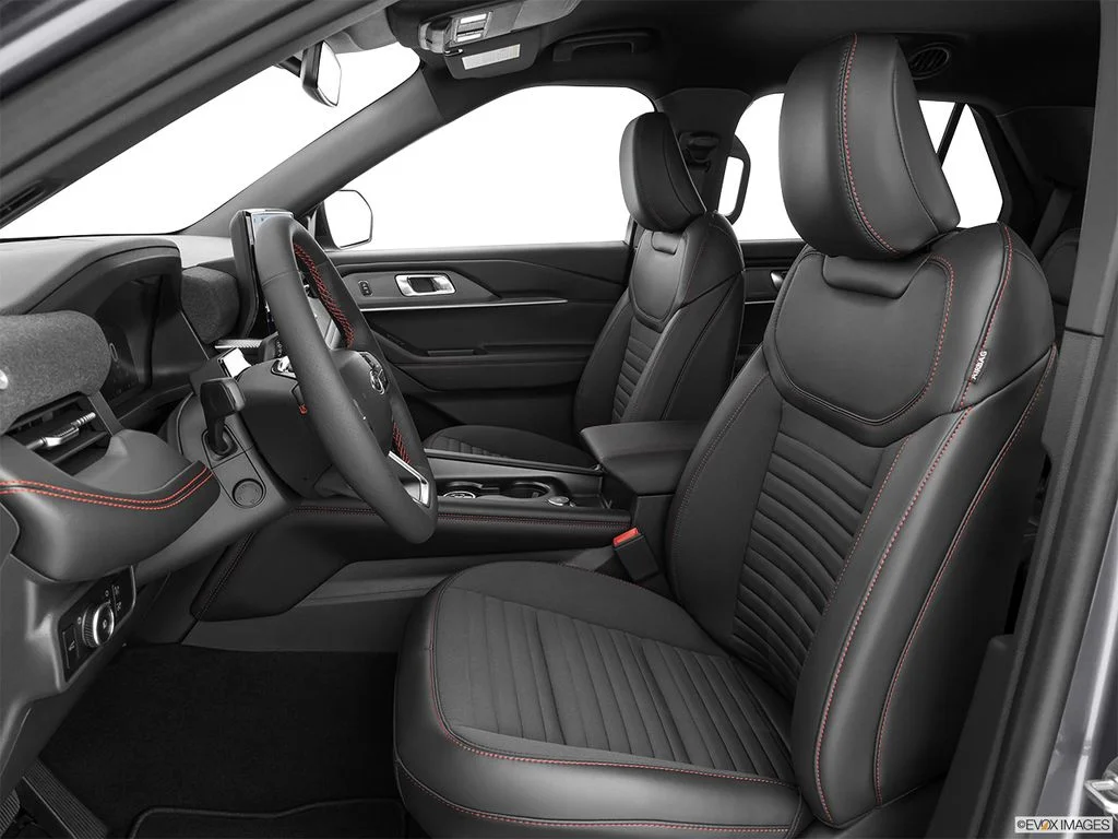 New 2026 Space White Metallic Ford ST-Line image 9