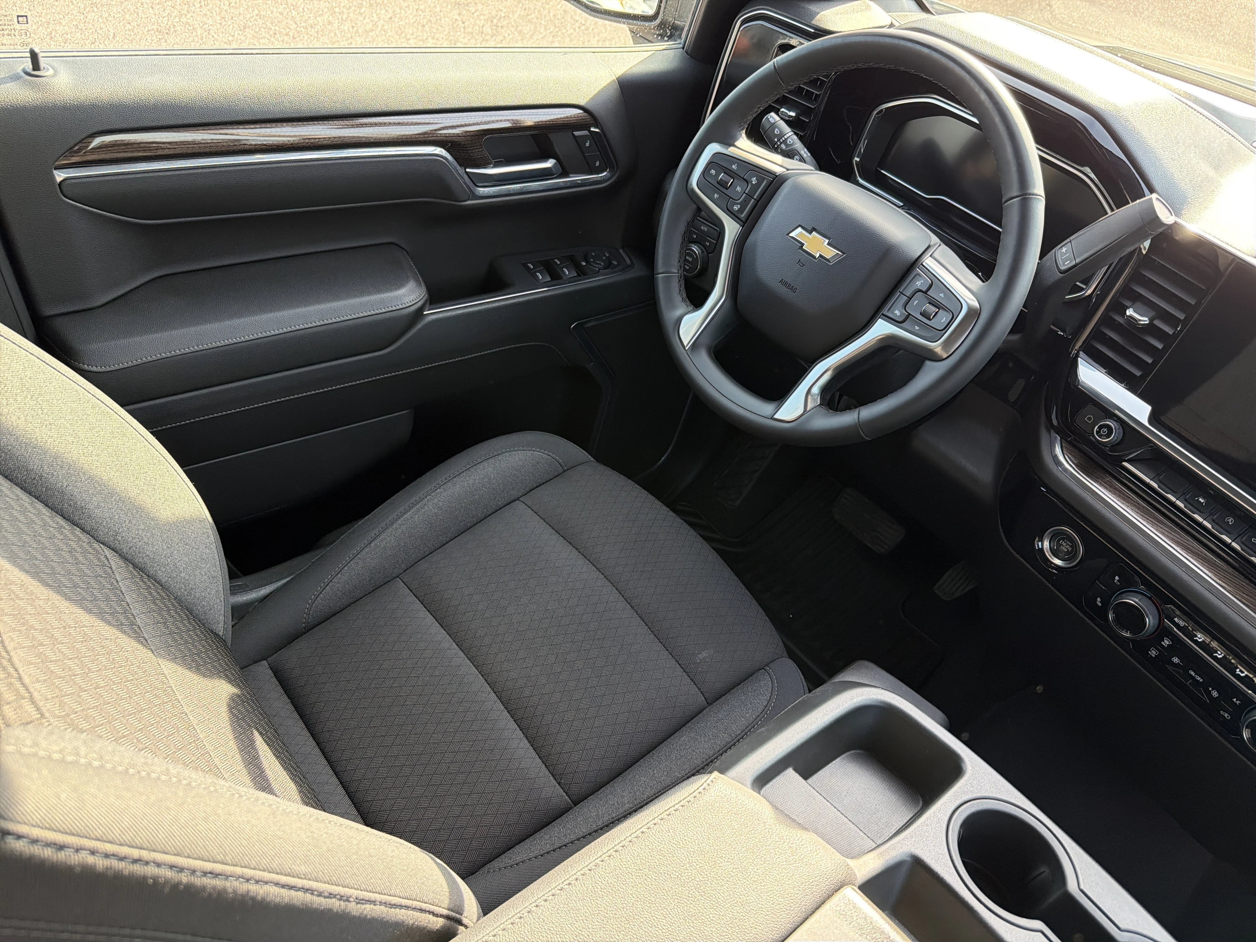 Used 2024 Dark Ash Metallic Chevrolet LT image 9