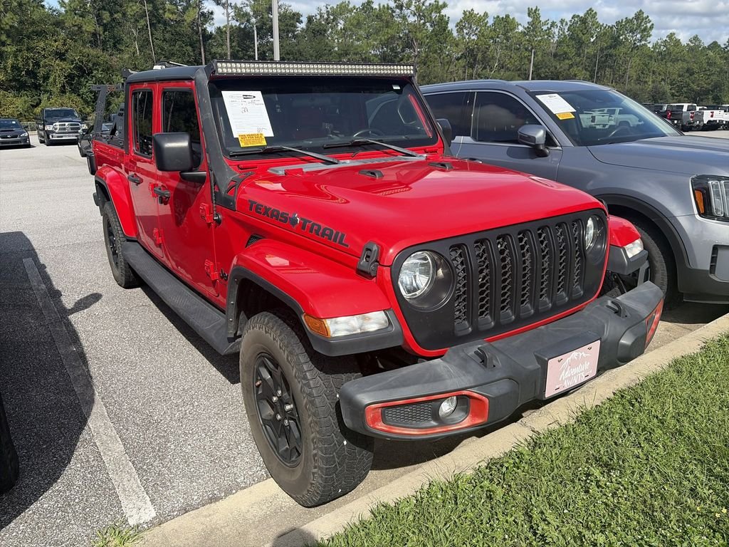 Used 2022 Red Jeep Texas Trail image 2