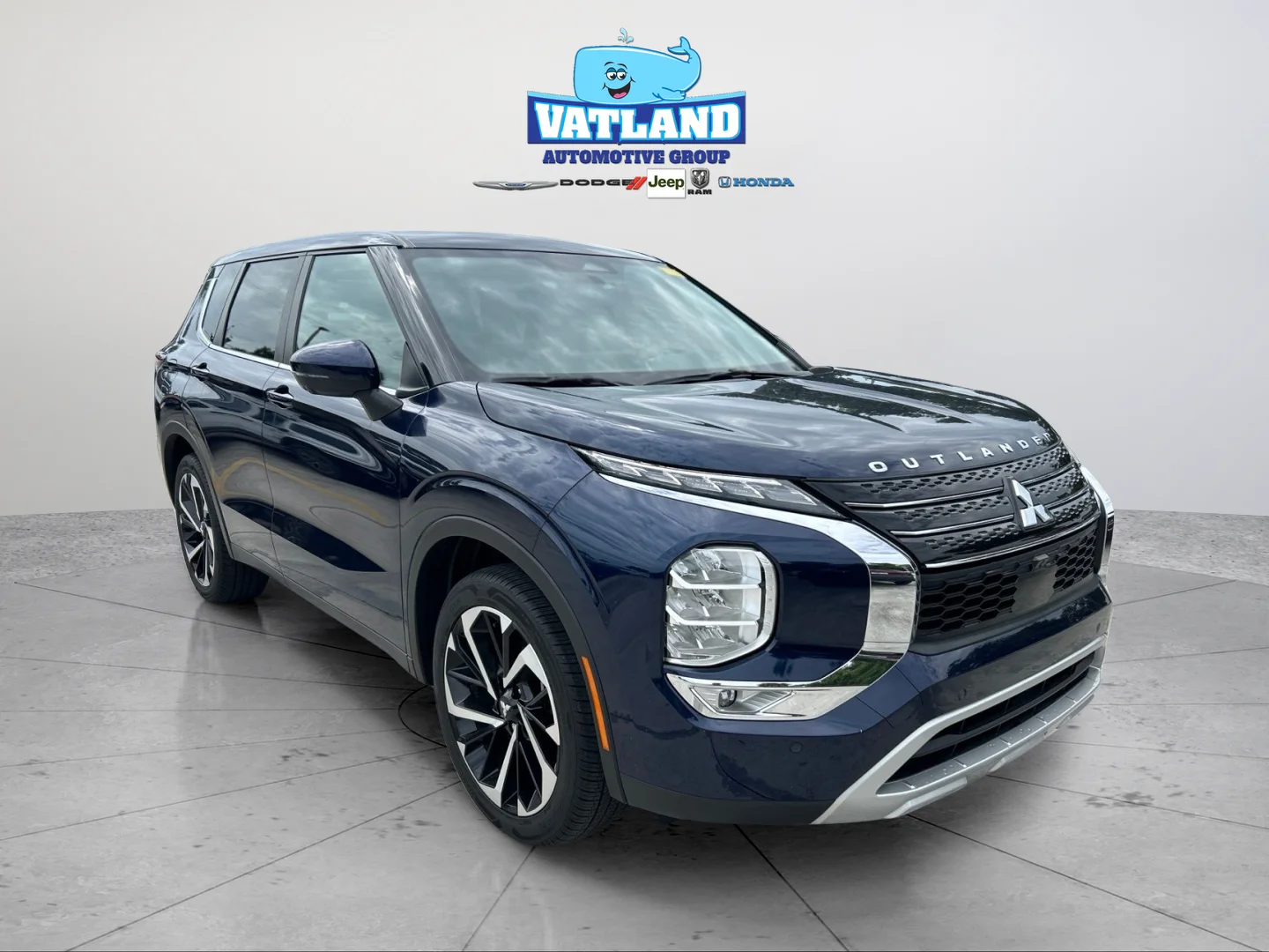 Used 2024 Cosmic Blue Metallic Mitsubishi SE image 8