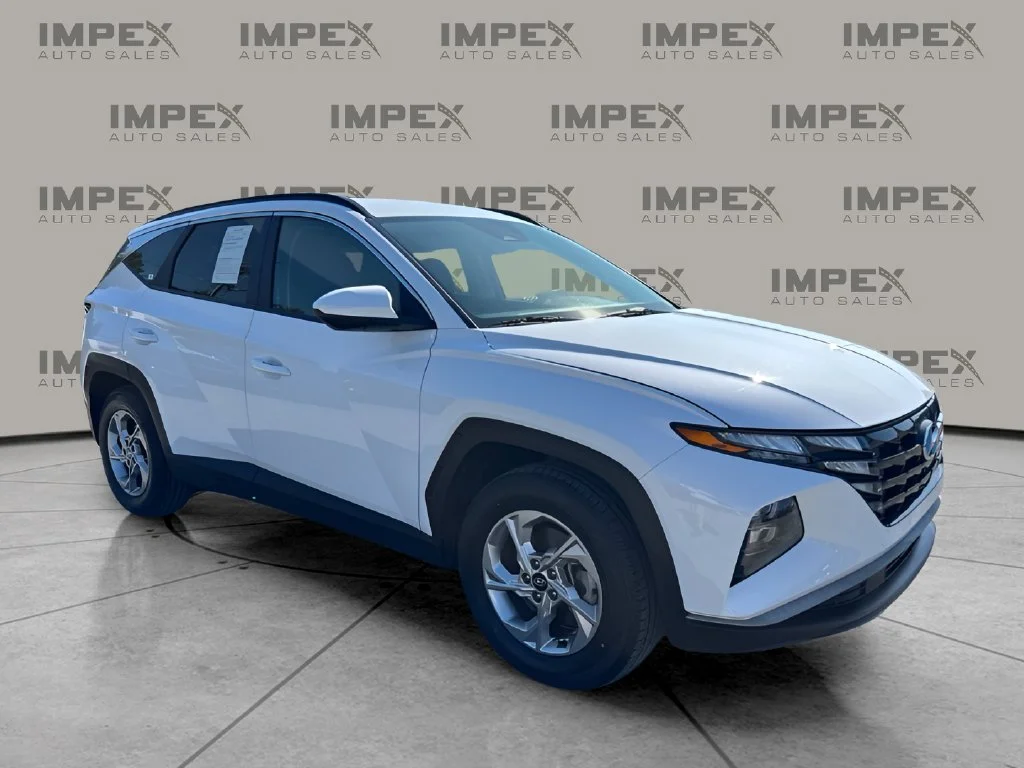 Used 2024 White Hyundai SEL image 7