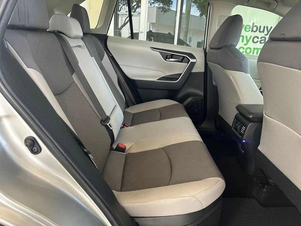 Used 2025 Silver Toyota XLE image 24