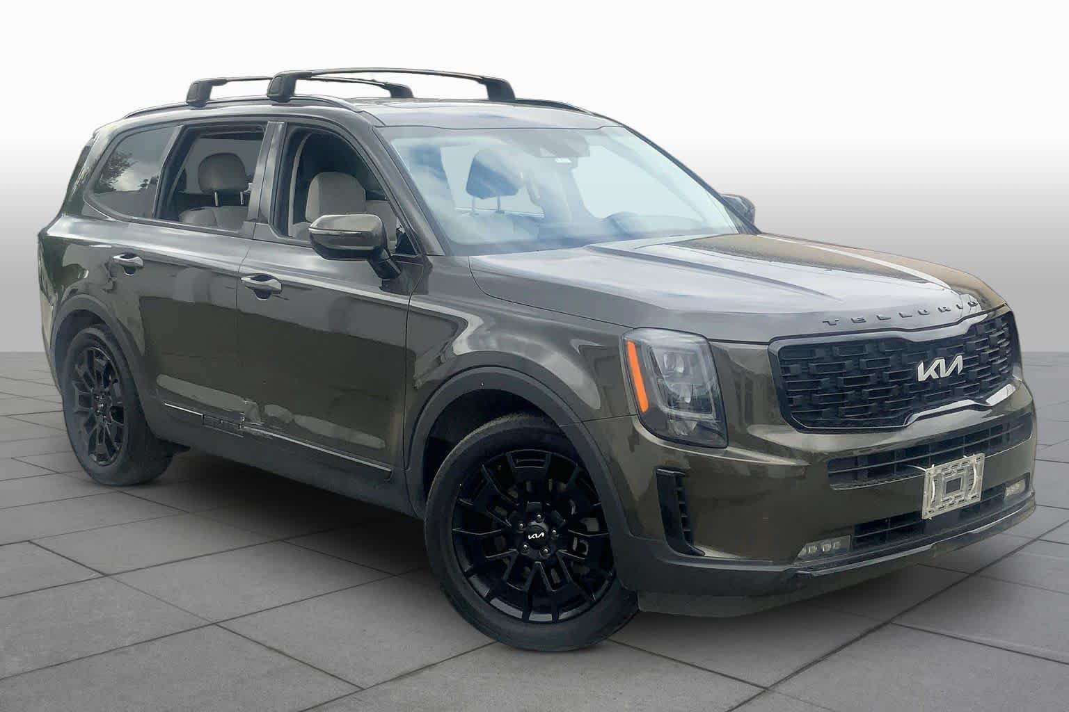 Used 2022 Dark Moss Kia SX image 3