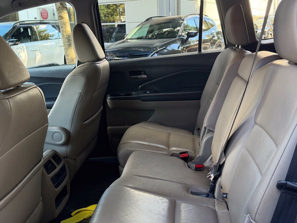 Used 2016  Honda EX-L image 12