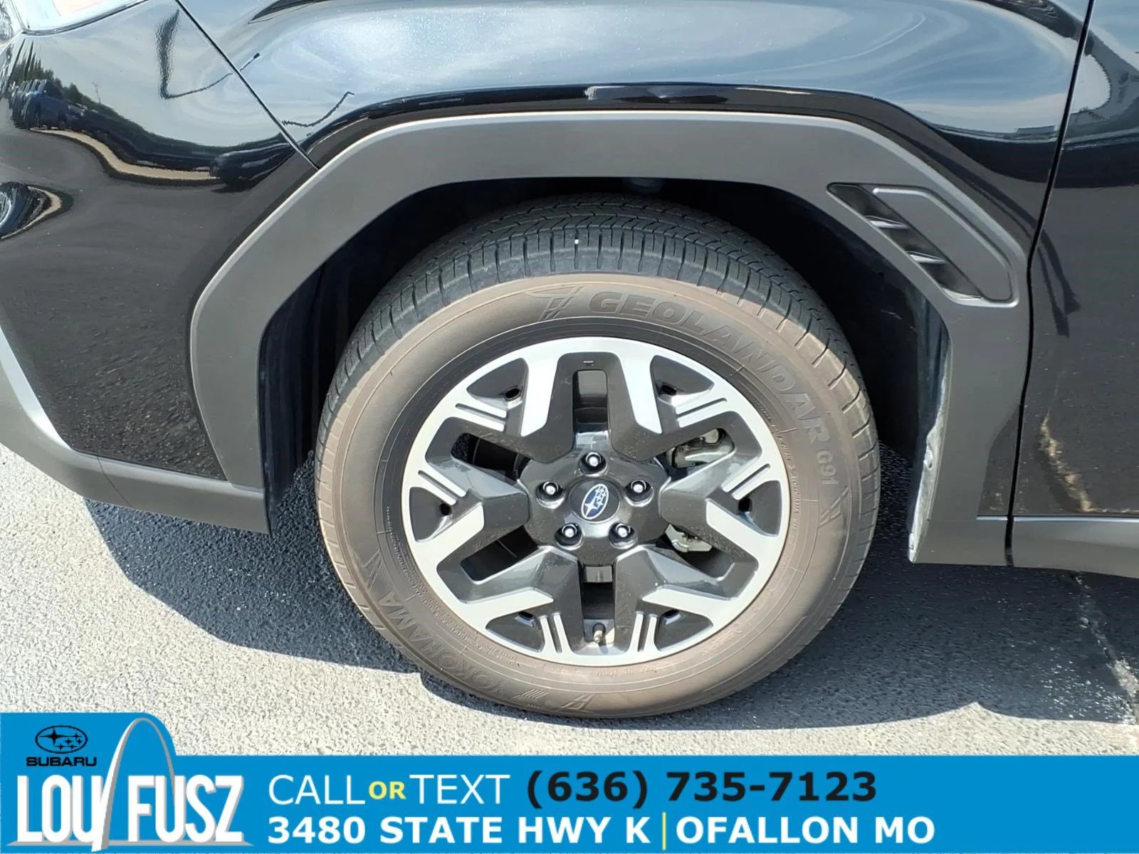 Used 2025 Crystal Black Silica Subaru Premium image 31