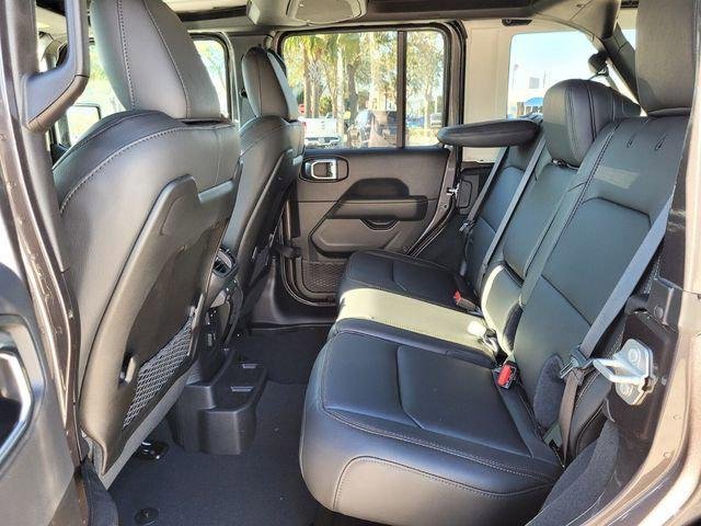 2025 Jeep Wrangler 4-Door Sahara - Photo 13