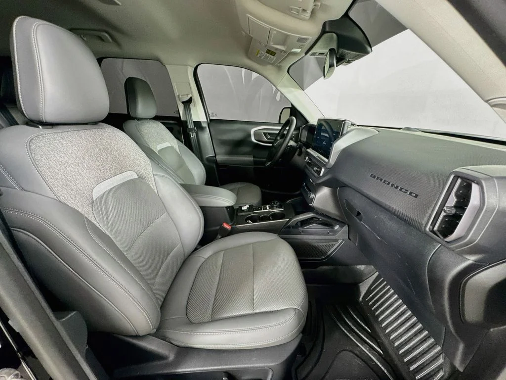 Used 2025 Black Ford Badlands image 33