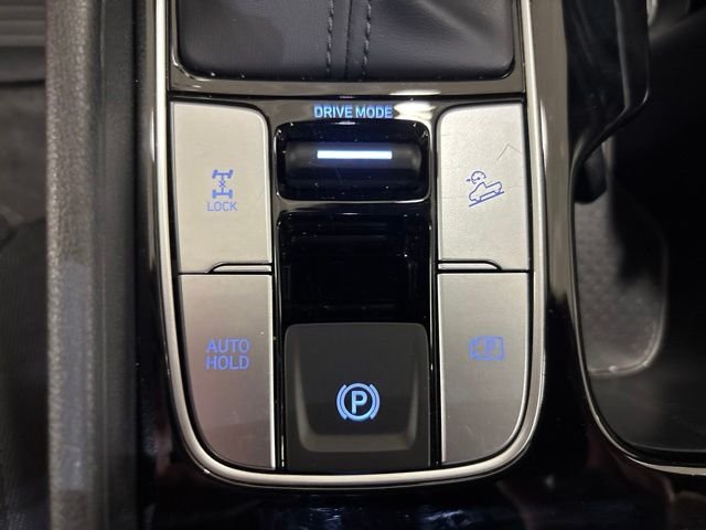 Certified Used 2025 White Hyundai SE image 23