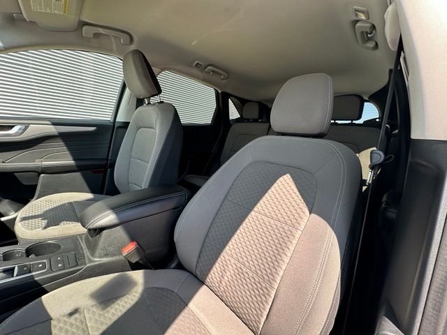 Used 2021 White Ford SE image 29