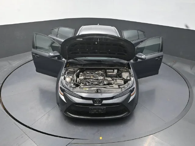 Used 2025  Toyota LE image 40