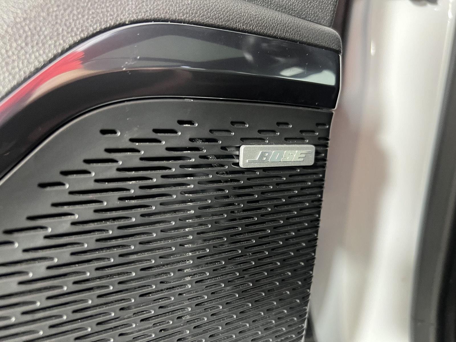 Used 2025 Summit White GMC AWD AT4 image 15